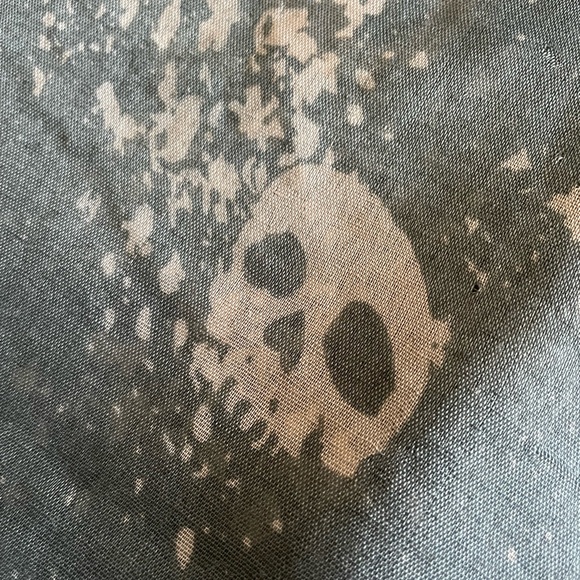 Scull Print Grey and White Lightweight Scarf - Size OS - Picture 6 of 7